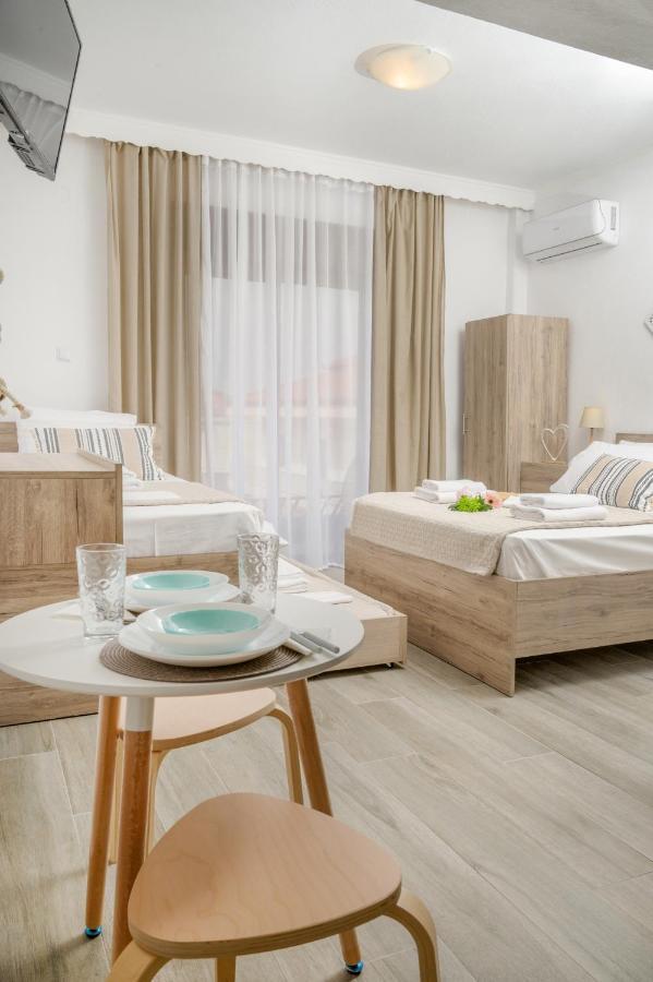 Sand Rooms To Let Nea Roda Buitenkant foto